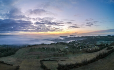 Ayen (Corrèze, France) - Vue panoramique aérienne du lever de soleil depuis le Puy d'Ayen
