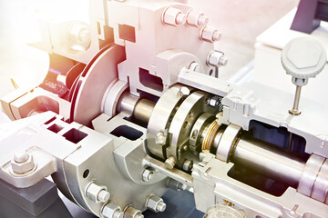 Cantilever pump with vertical split housing