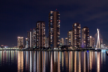 Fototapeta na wymiar Reflection of City Scenery at Night