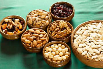 mixed nuts and dried fruits