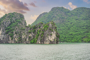 Fototapeta na wymiar Picturesque sea landscape. Ha Long Bay, Vietnam