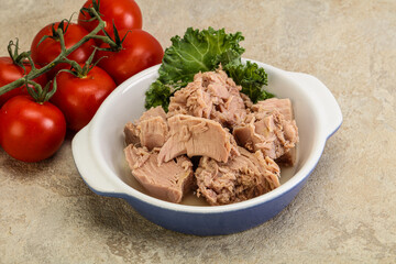 Canned tuna fillet in the bowl