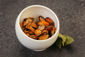 Pickled mussels in the bowl