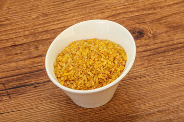 Vegetarian cuisine - dry bulgur for cooking