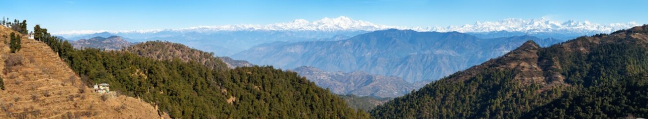 Fototapeta na wymiar Himalaya, panoramic view of Indian Himalayas