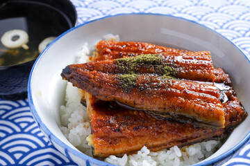 鰻丼