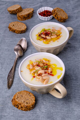 Vegetable cream soup with beans