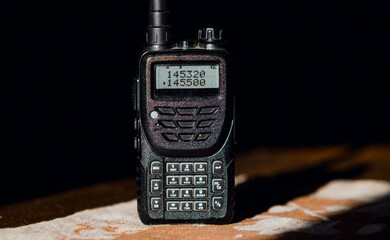 handheld radio set © R_Hakka