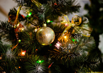 Obraz na płótnie Canvas Christmas decorations on the Christmas tree