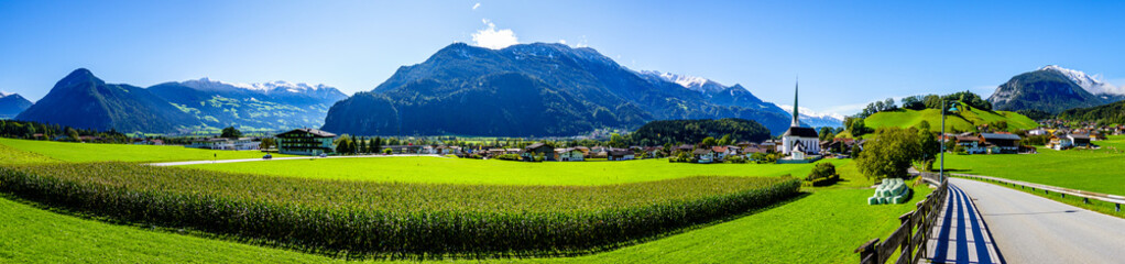 Fototapeta na wymiar mountains at the Inntal valley in Austria - Jenbach