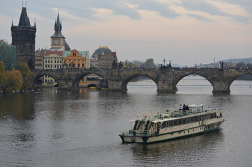 Obraz premium Pont au centre-ville de Prague