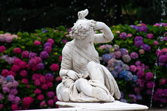 Villa Litta Lainate, Trionfo di Galatea, Galatea, Fontana, bellezza, bellezza classica, scultura,pietra, giardino, aristocrazia