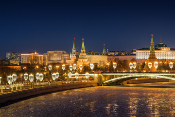 Sunset vinter view of Temple of Christ Savior with Christmas decorations, Moscow, Russia.