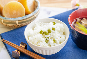 グリンピースごはん