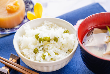 グリンピースごはん