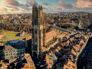 Stadt Fribourg, Poya und Zaehringen brücke, Schweiz