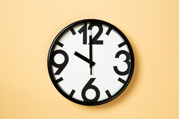 wall clock show ten o'clock