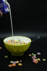 Cereal con leche para el desayuno