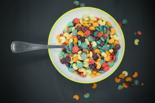 Cereal con leche para el desayuno