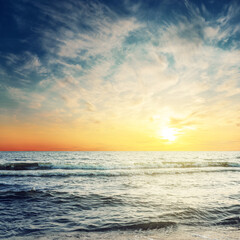 Fototapeta premium sea closeup and beautiful dramatic sunset in clouds
