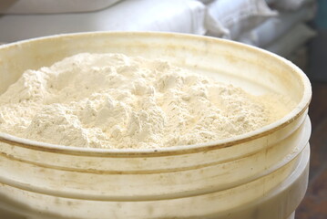 flour for making rolls and pies