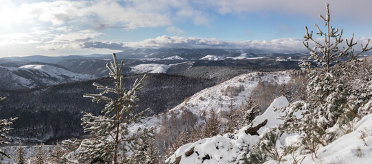 Paysage lozérien sus la neige