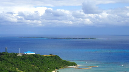 ニライカナイ橋からの久高島1
