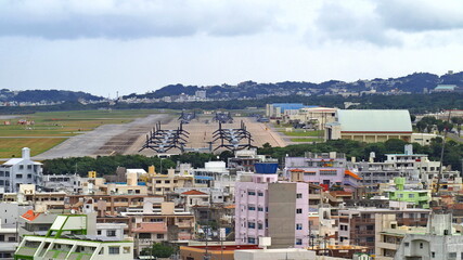 嘉数高台公園からの普天間基地1