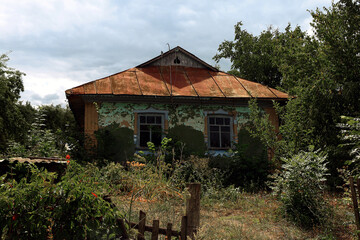 Fototapeta na wymiar old hut house