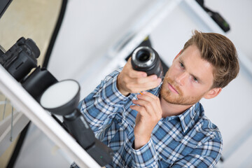 camera lens repairman