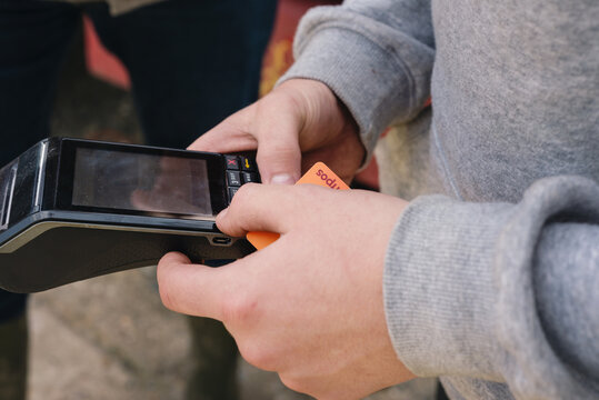 Mobile eftpos payment machine