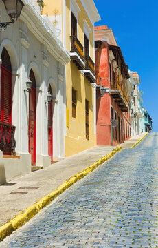 Puerto Rico, Old San Juan, Row of historic houses in Old Town