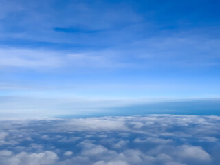 雲の上の快晴の世界