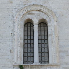 Fototapeta na wymiar Particolare architettonico della Basilica di San Nicola. Bari, sud Italia