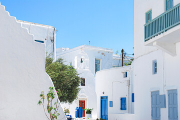 white houses in oia city
