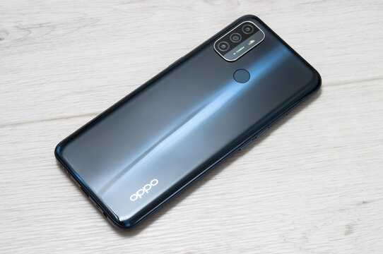 Smartphone OPPO A53 Electric Black. Russia, Moscow, December 14.	
