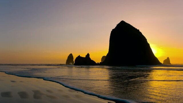 Beautiful Cannon Beach in Oregon