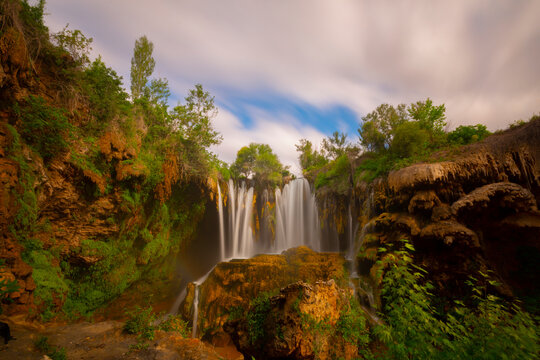It is located on the G&ouml;ksu river in Konya Hadim. It is known as Yerk&ouml;pr&uuml; waterfall or Hadim G&ouml;ksu waterfall.