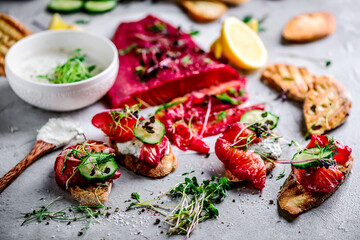 Beetroot and dill salmon gravlax.style rustic