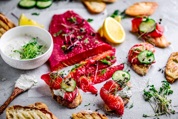 Beetroot and dill salmon gravlax.style rustic