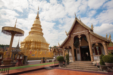 Fototapeta premium Wat Phra That Hariphunchai, is a Buddhist temple in Lamphun Province, Thailand