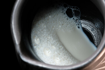 Fresh pasteurized cow's milk