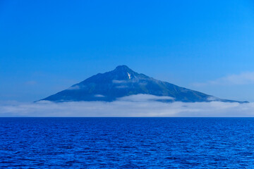 海上からの利尻富士