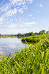 Fluss Weser in Petershagen im Mai