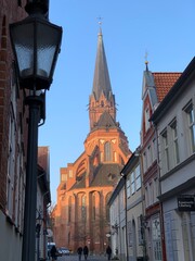 Fototapeta na wymiar Lüneburg mit Nikolaikirche