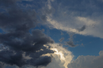 Fototapeta na wymiar Detalhe de nuvens em céu de Guarani, estado de Minas Gerais, Brasil