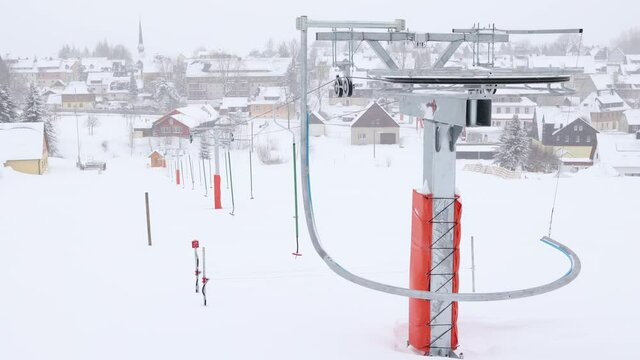 Stehende Ski-Lifte - Wintersport - Wegen Corona geschlossen