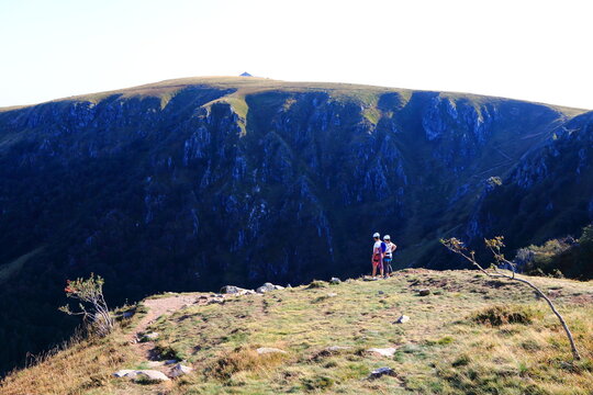 Sommet du Hohneck dans les Vosges et les falaises de la Martinswand