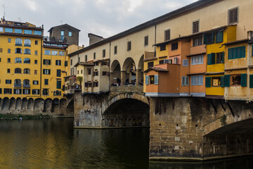 Fototapeta na wymiar Ponte Vecchio bridge in the center of Florence, Italy