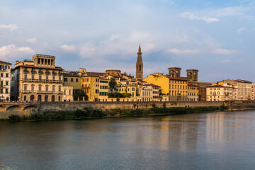 Fototapeta na wymiar View of city centre of Florence with Arno river, Italy